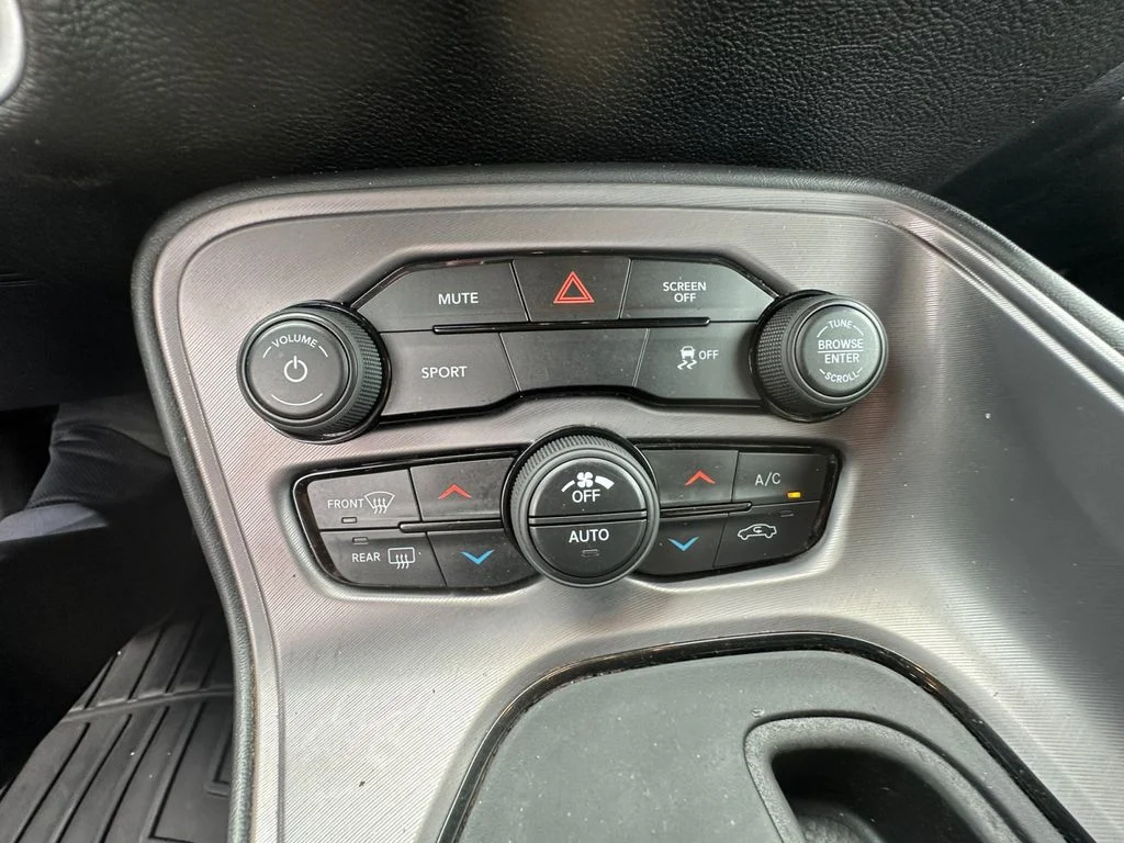 Used 2023 Gray Dodge SXT image 22