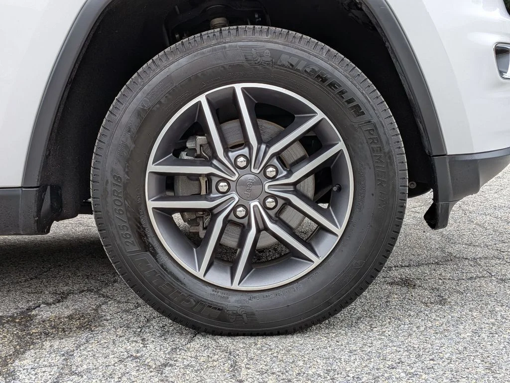Used 2020 White Jeep Laredo image 30