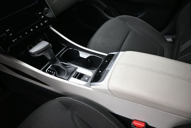 Used 2024 Silver Hyundai SEL image 31