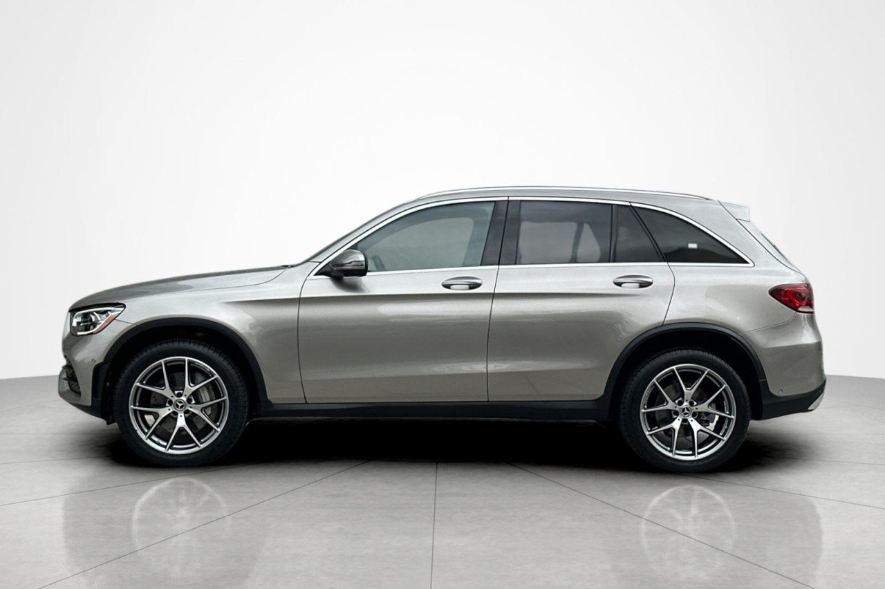 Used 2022 Mojave Silver Metallic Mercedes-Benz GLC 300 image 2