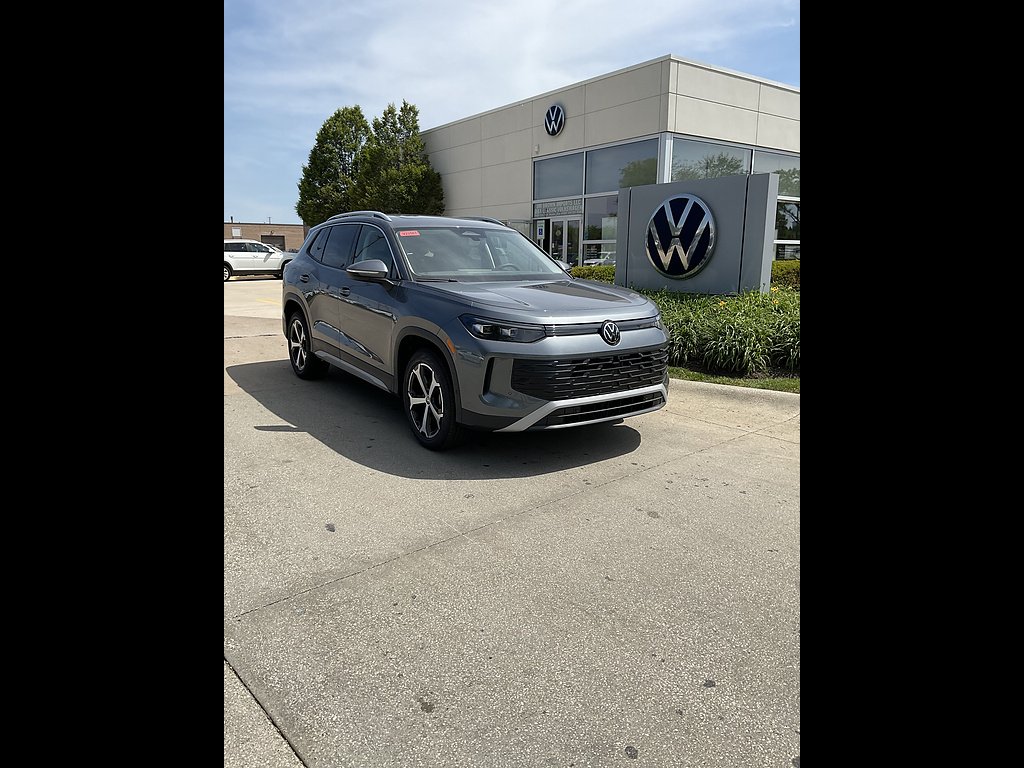 2026 Volkswagen Tiguan 2.0T SE 4Motion's photo