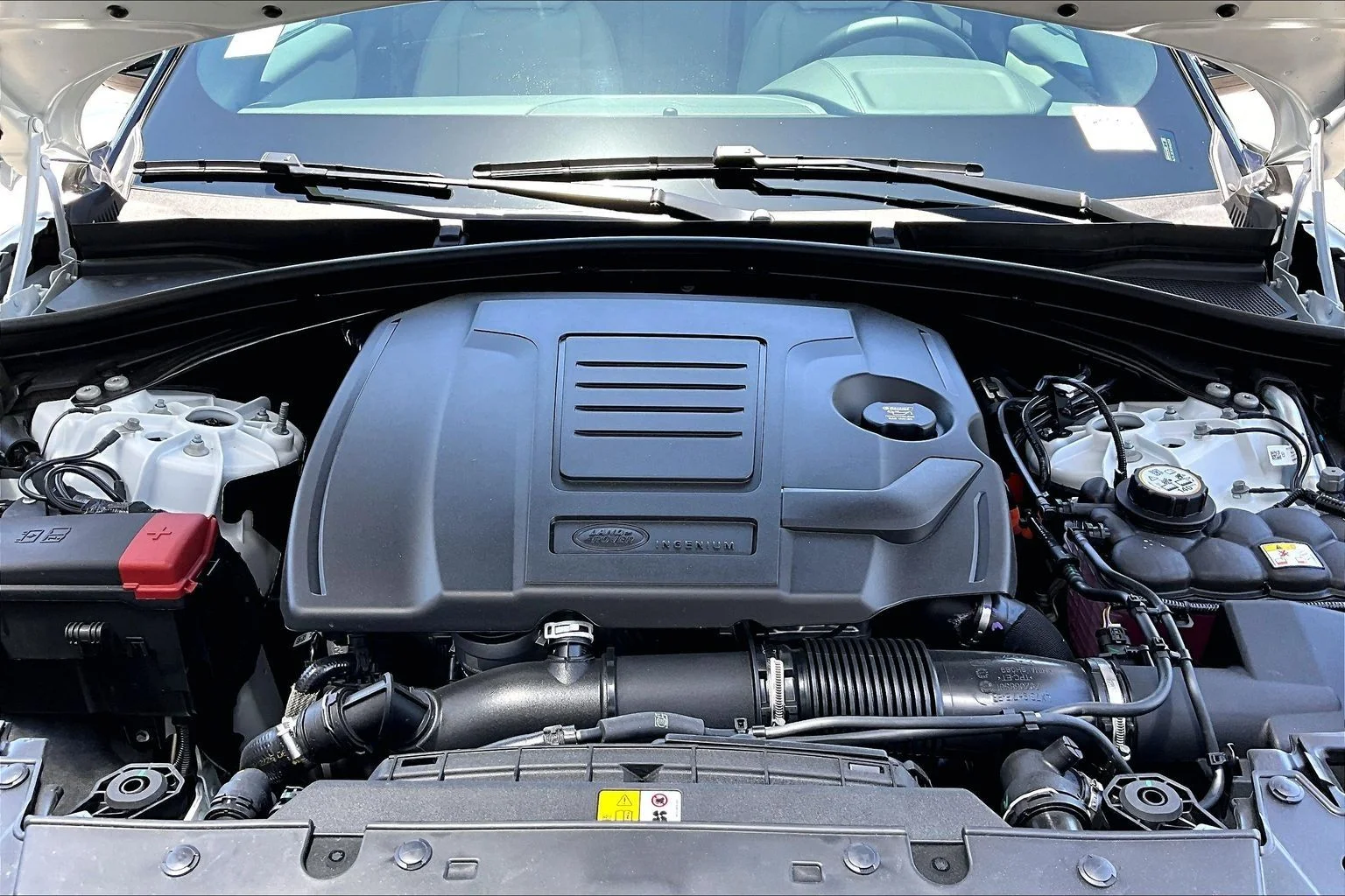 New 2026 Fuji White Land Rover Dynamic SE image 11