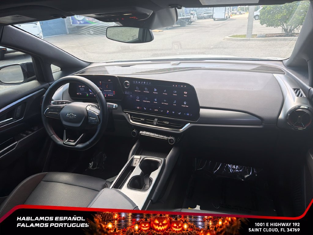 Used 2024 Summit White Chevrolet 2RS image 29