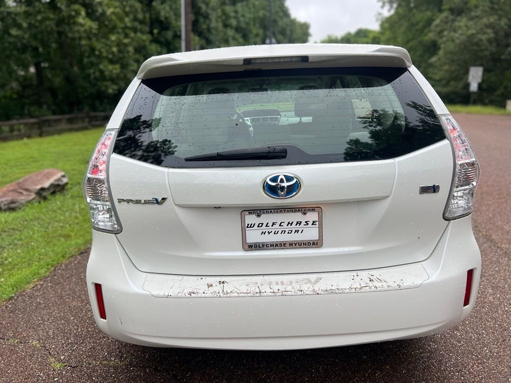 Used 2012 White Toyota Two image 8
