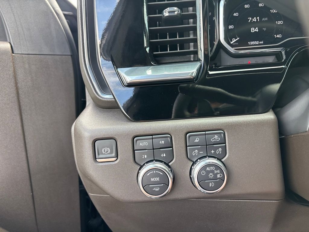 Used 2025 Silver GMC SLT image 21