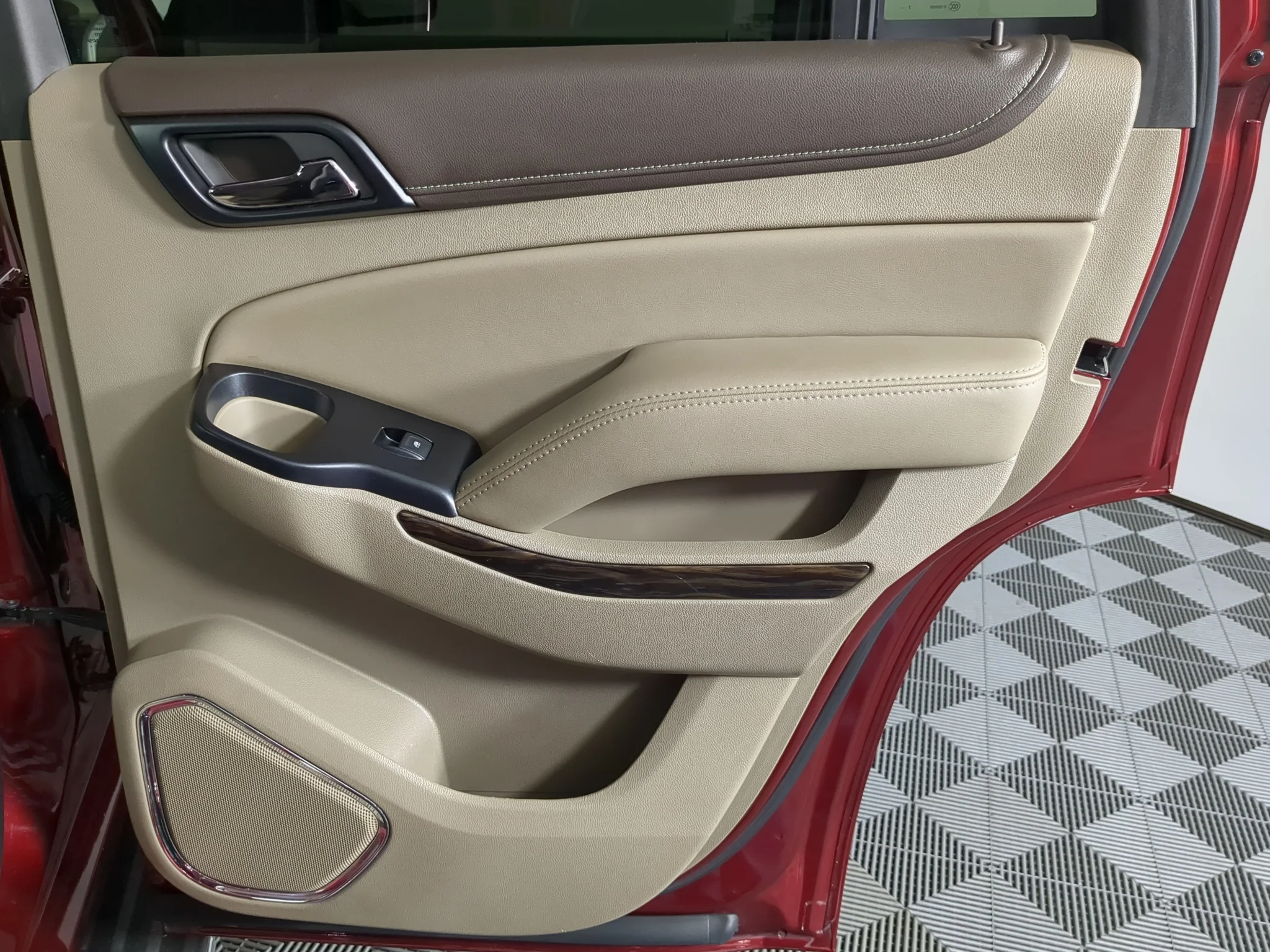 Used 2018 Crimson Red Tintcoat GMC SLT image 24