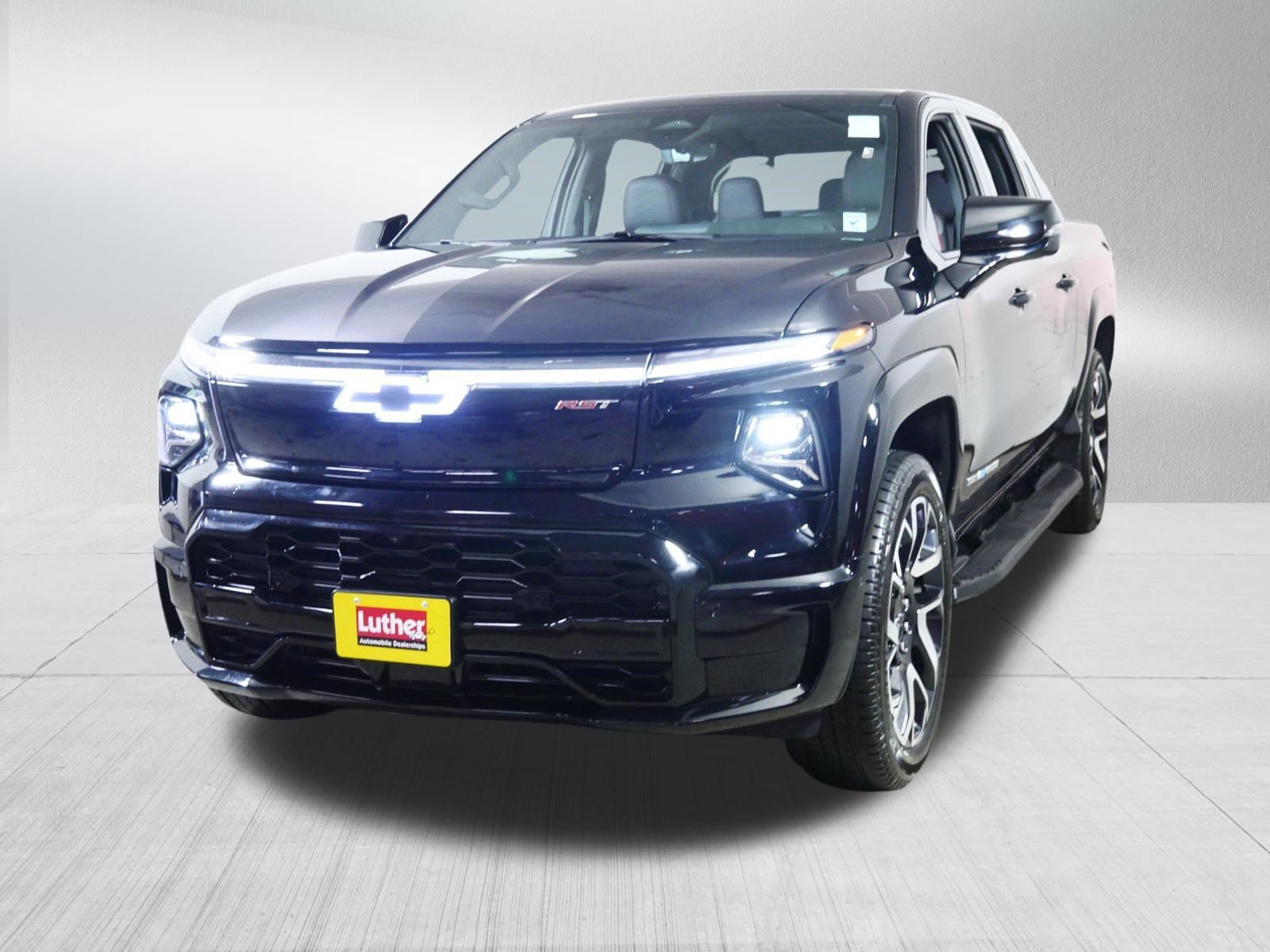 Used 2025 Black Chevrolet RST - Max Range image 3