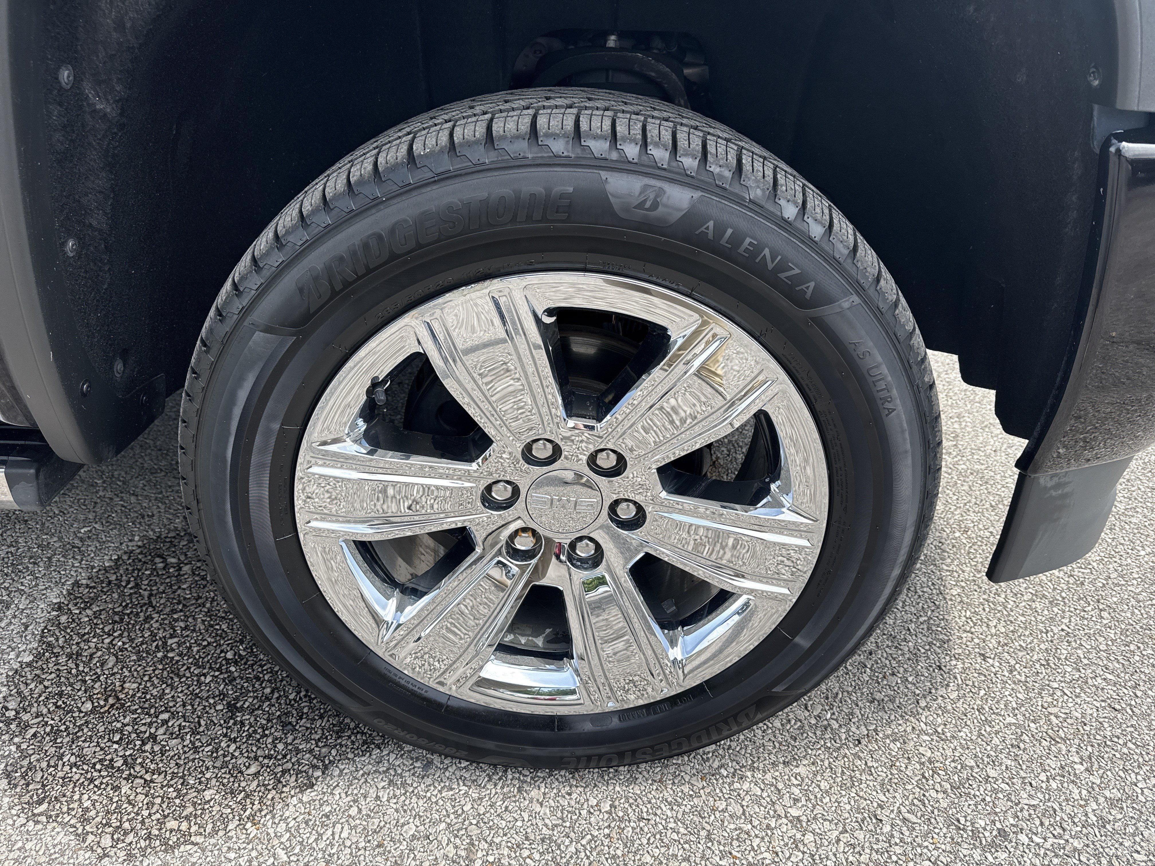Used 2018 Onyx Black GMC Denali image 13