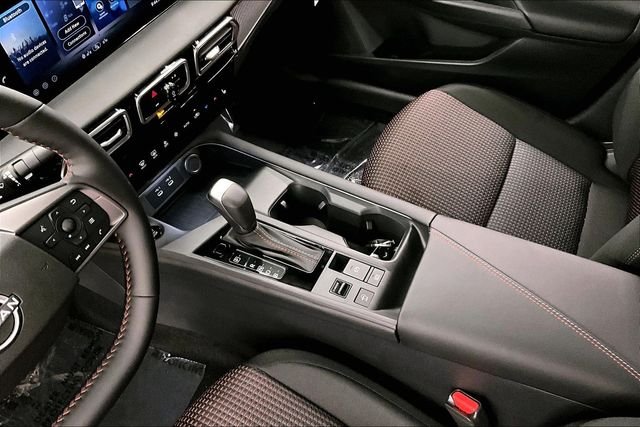 New 2026 Energetic Ember/Super Blk Nissan SR image 9