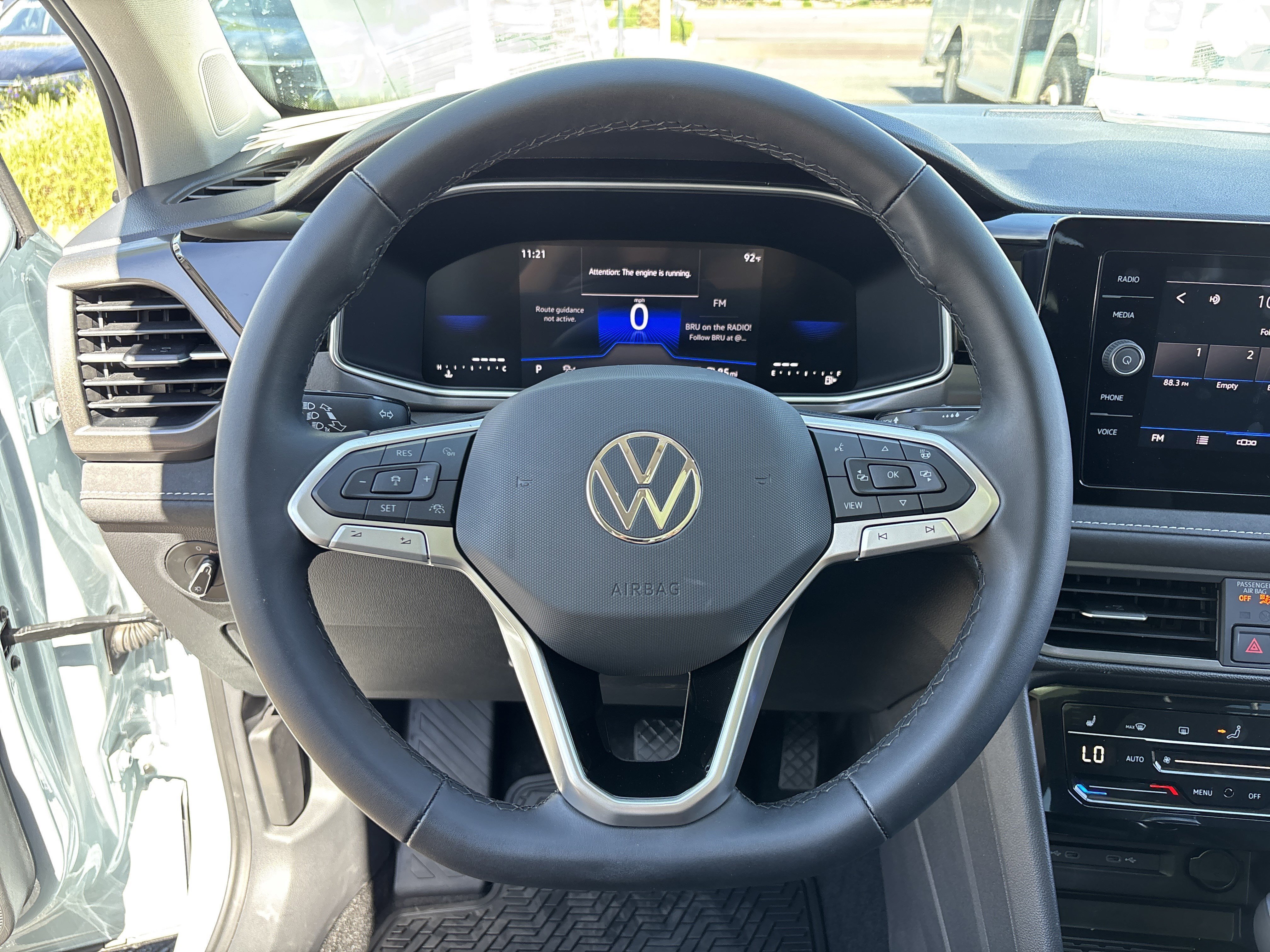 New 2026 Monument Gray w/Dp Blk Rf Volkswagen SE Black image 20