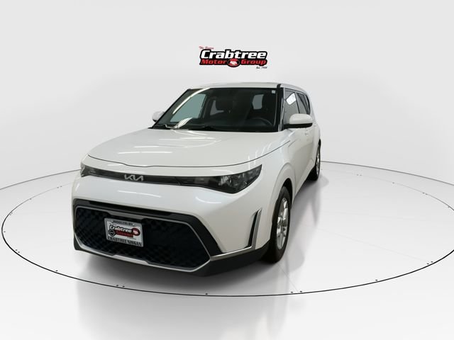 Used 2023 White Kia LX image 3