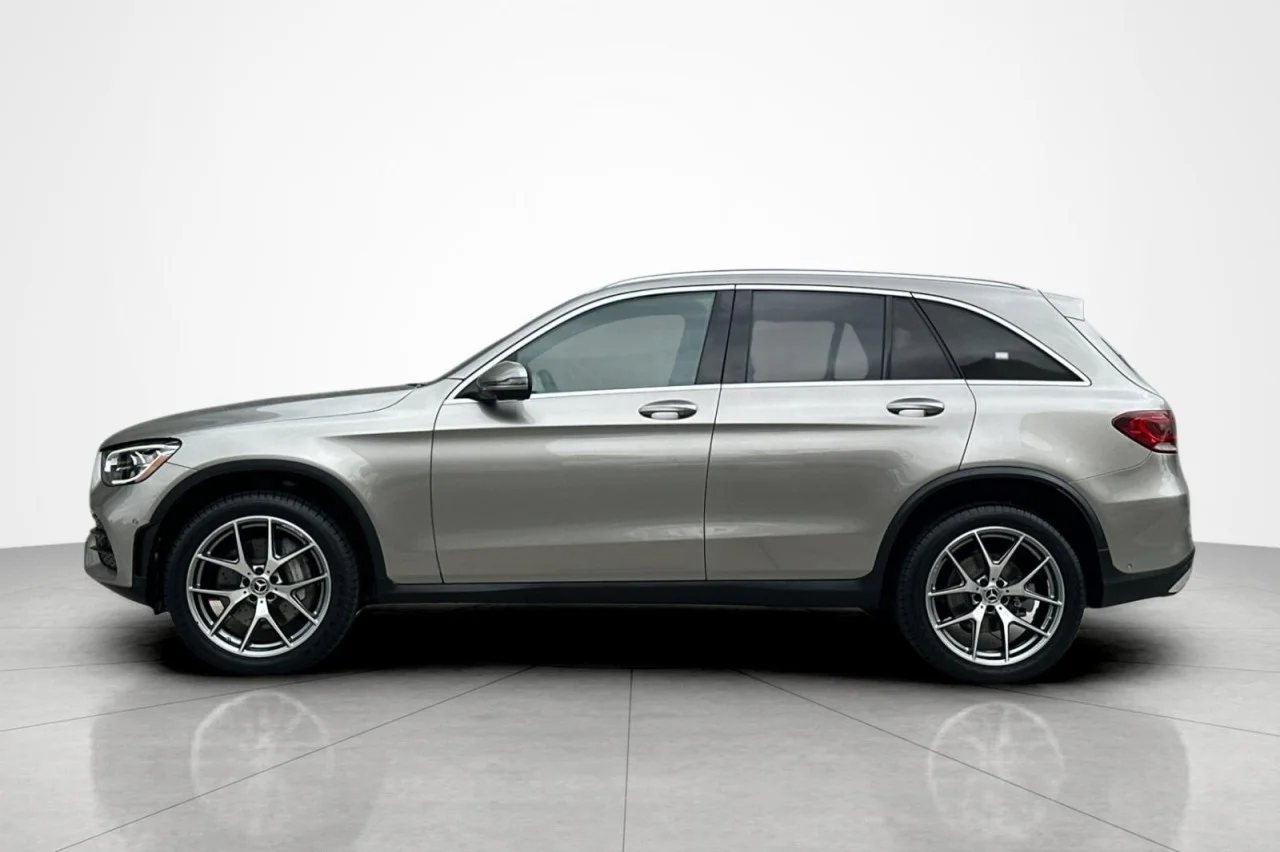 Used 2022 Mojave Silver Metallic Mercedes-Benz GLC 300 image 2