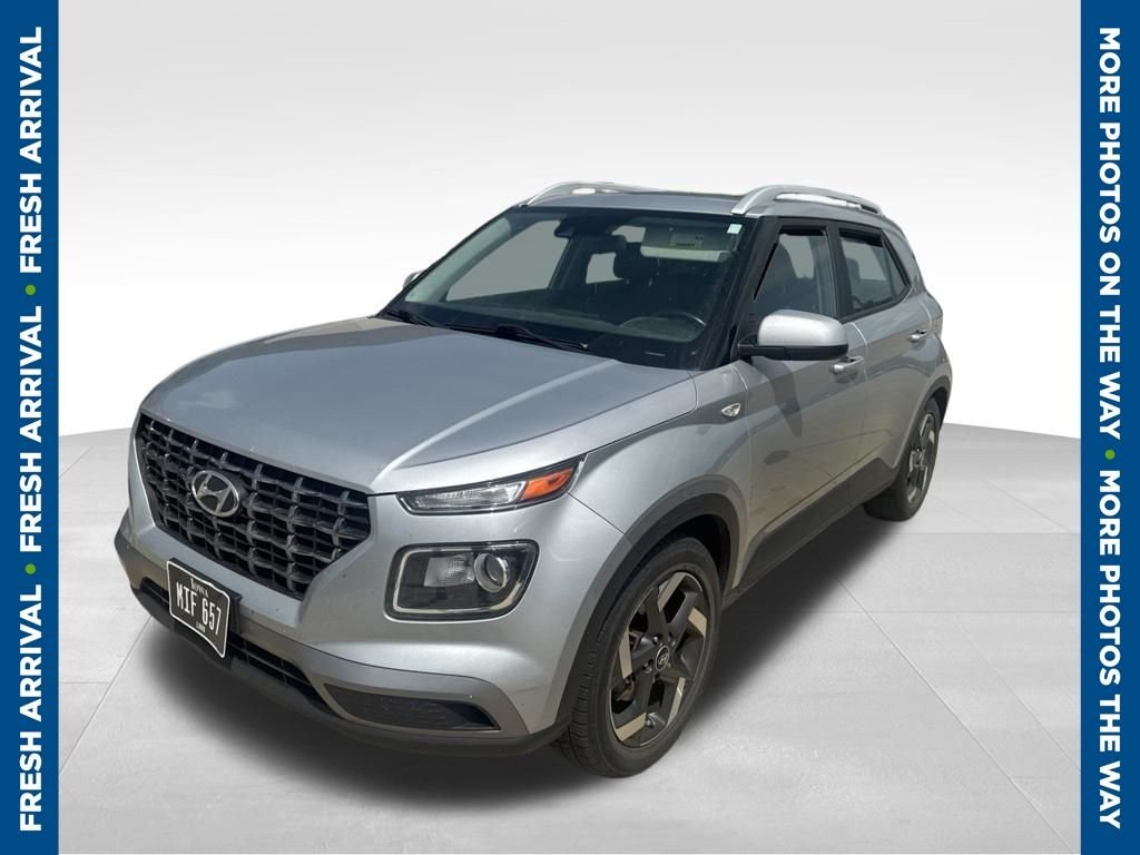 Used 2022 Silver Hyundai SEL image 1