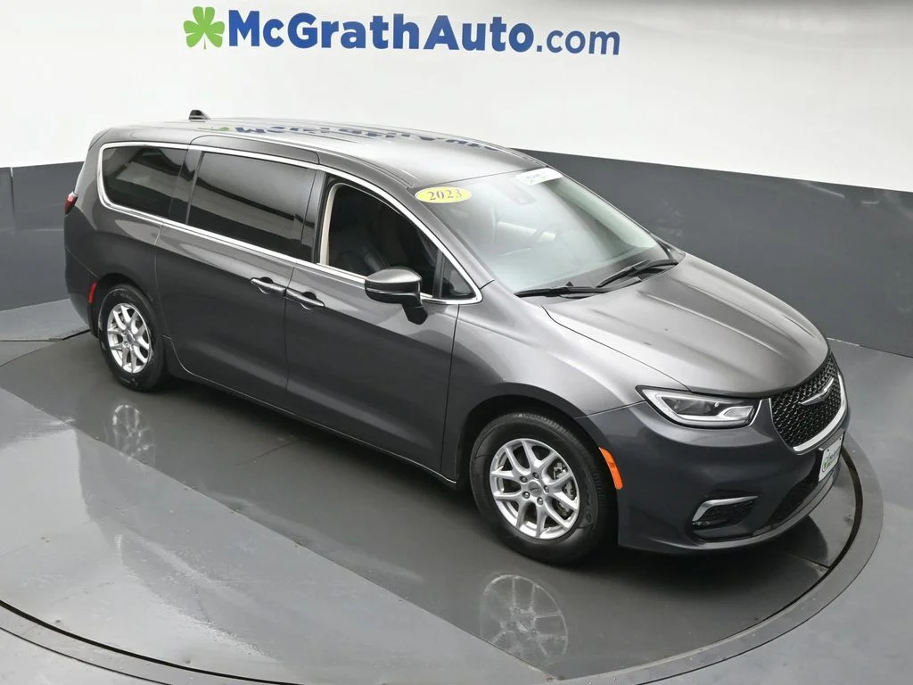 Certified Used 2023 Gray Chrysler Touring L image 3
