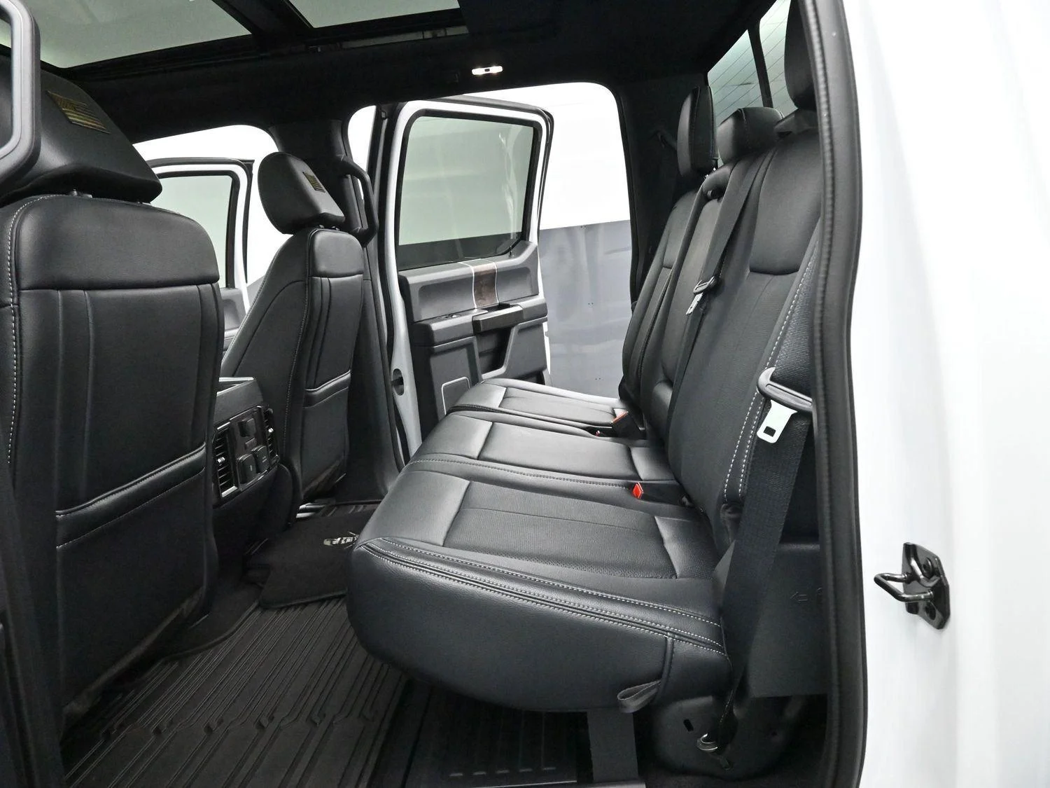Used 2022 White Ford XL image 34