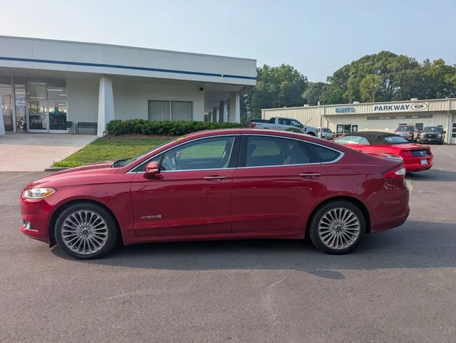 Used 2014 Red Ford Titanium image 2