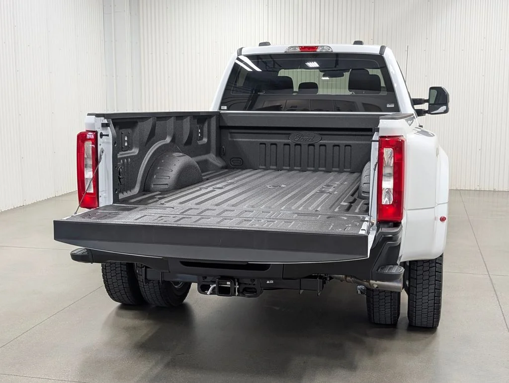 New 2026 Oxford White Ford F-450® XL image 21