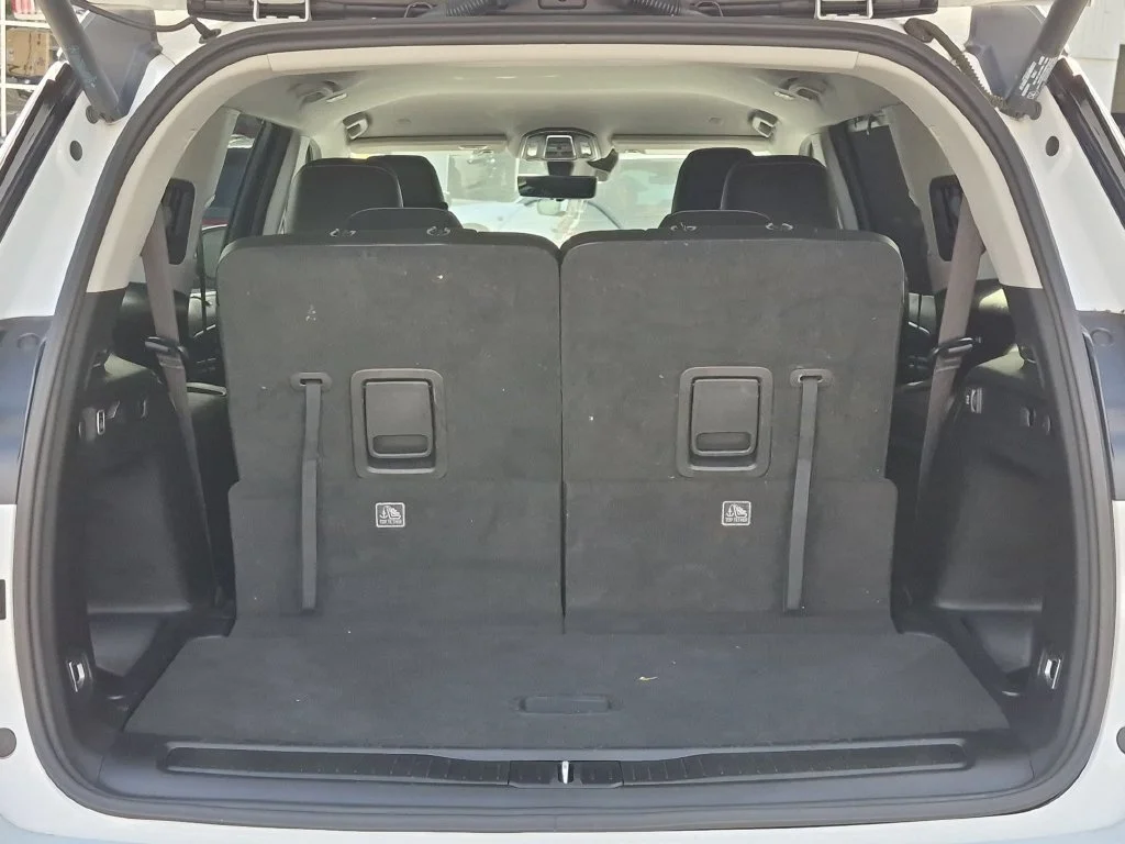 Used 2023 White Jeep Limited image 8