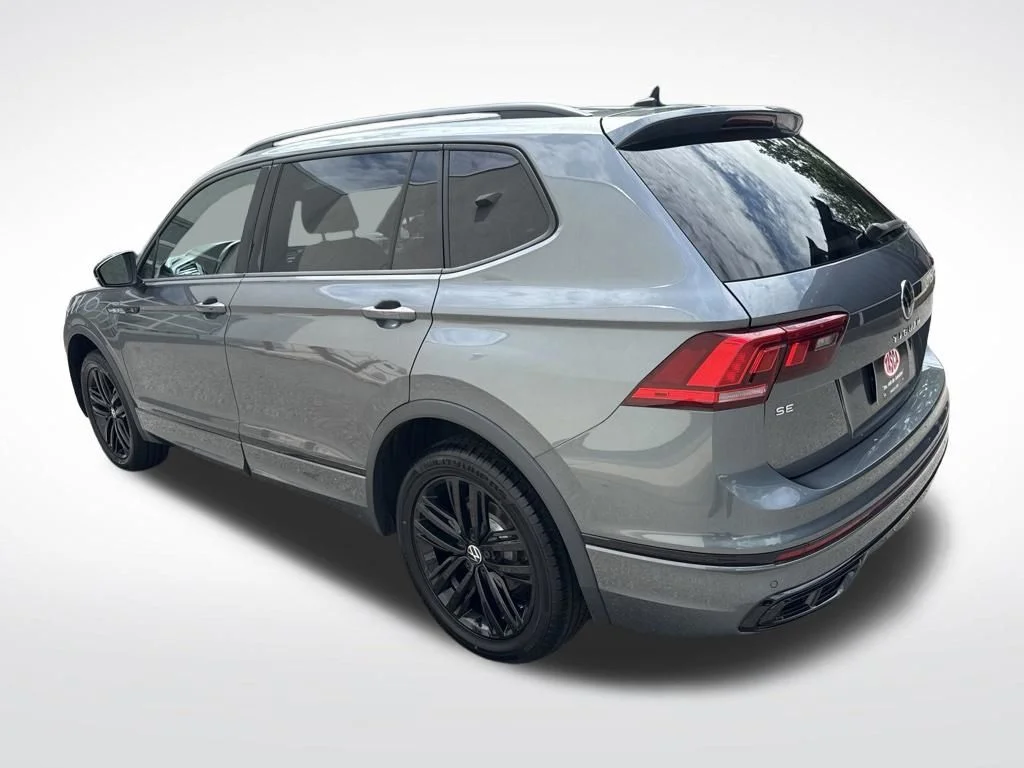 Used 2022  Volkswagen 2.0T SE R-Line Black image 11