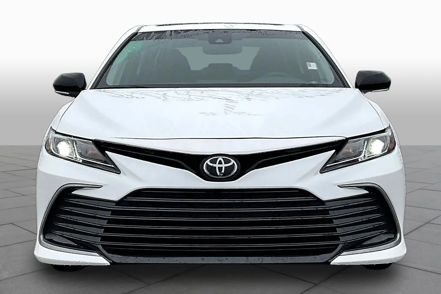 Used 2024 Ice Cap Toyota LE image 4