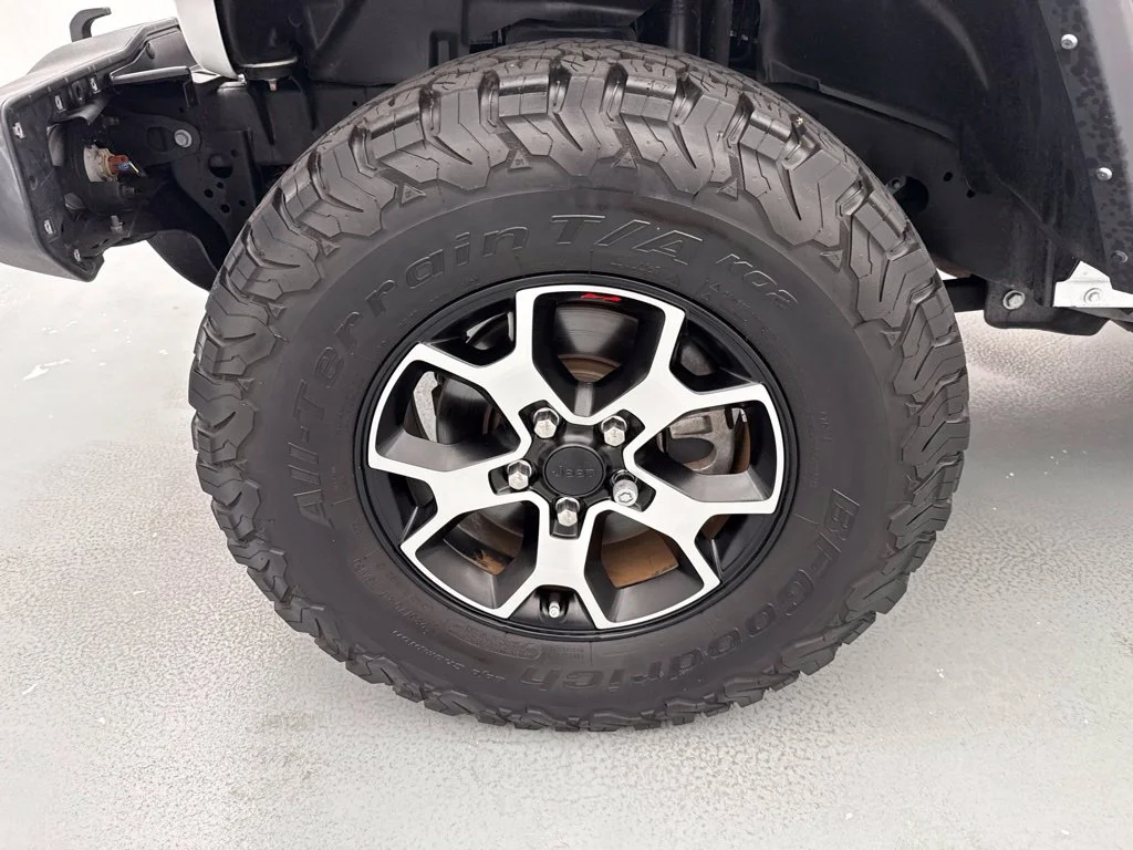 2023 Jeep Wrangler SPORT Convertible Slide 2