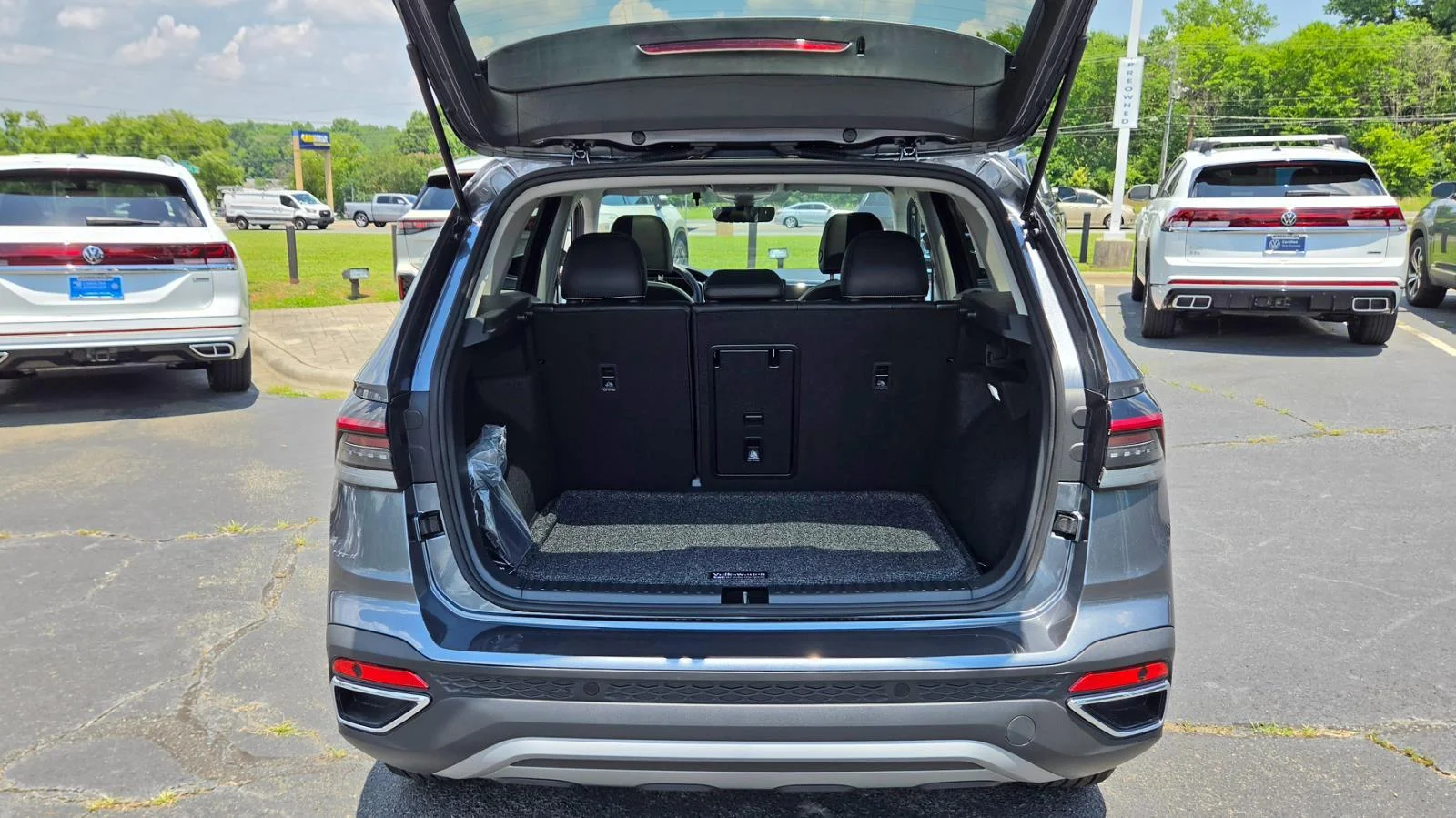 New 2026 GRAY Volkswagen SE image 59