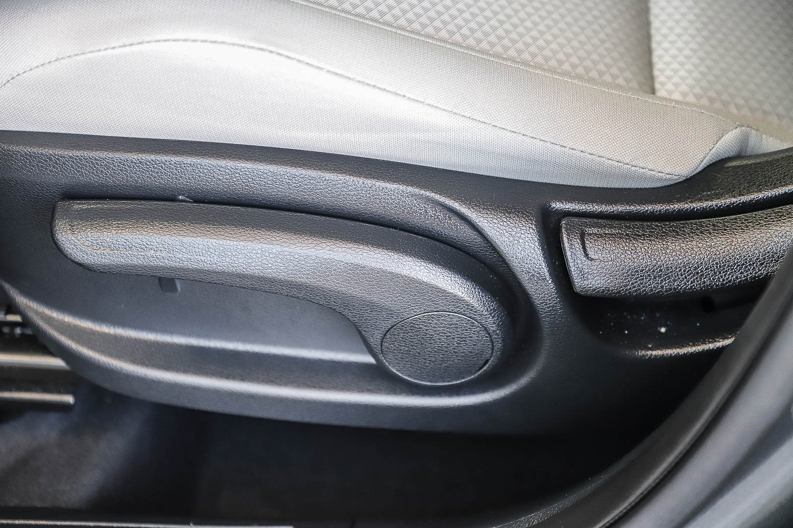 Used 2025 Gravity Gray Kia LX image 25