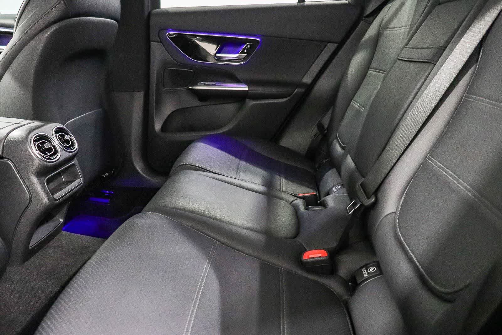 Used 2025  Mercedes-Benz GLC 350e image 18