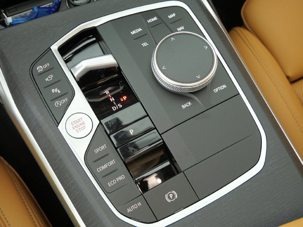 New 2026 Mineral White Metallic BMW 330i xDrive image 47