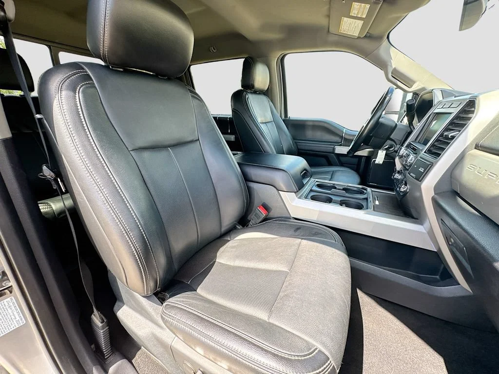 Used 2020 Silver Ford Lariat image 33