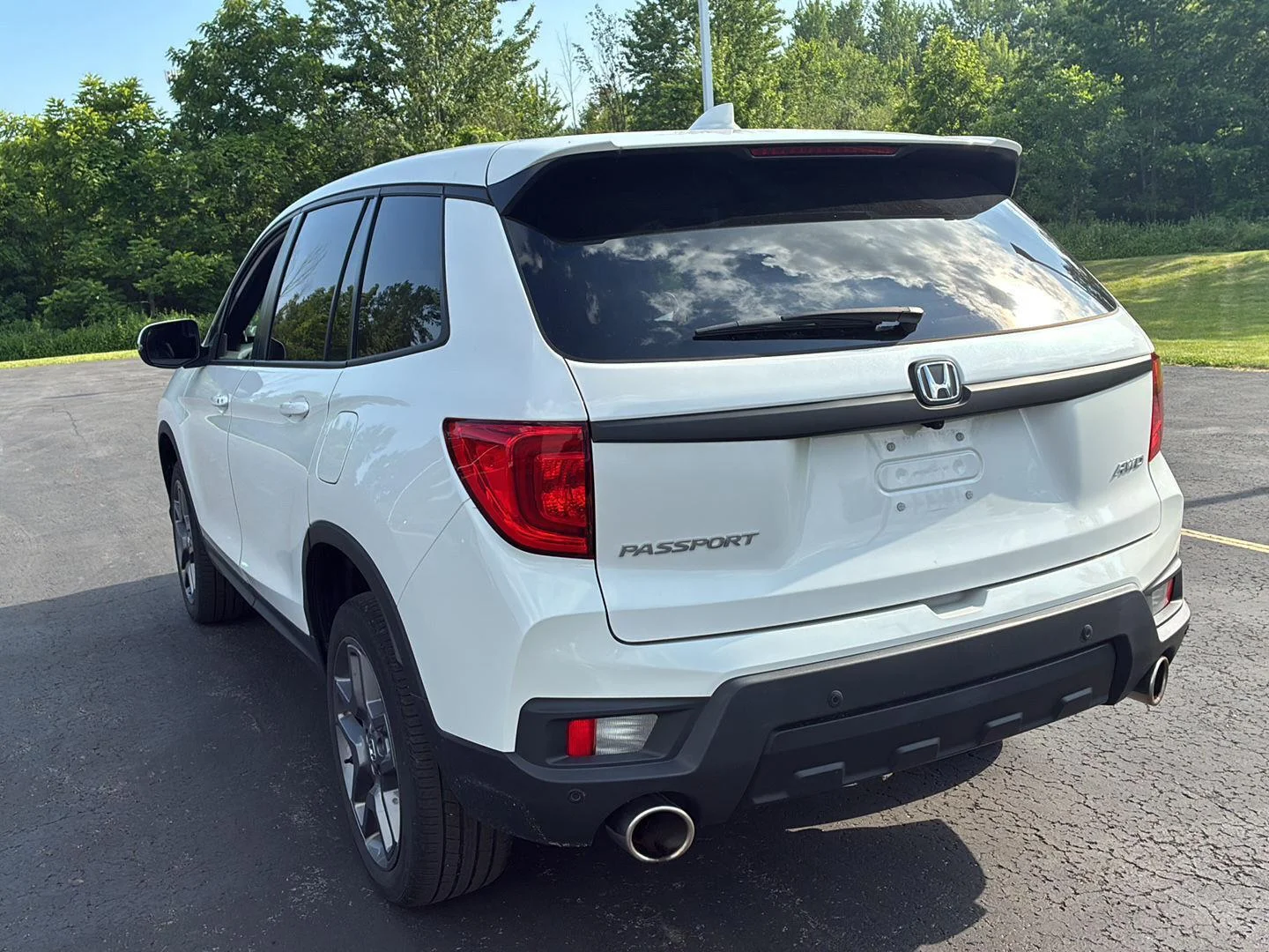Used 2023 Platinum White Pearl Honda EX-L image 20