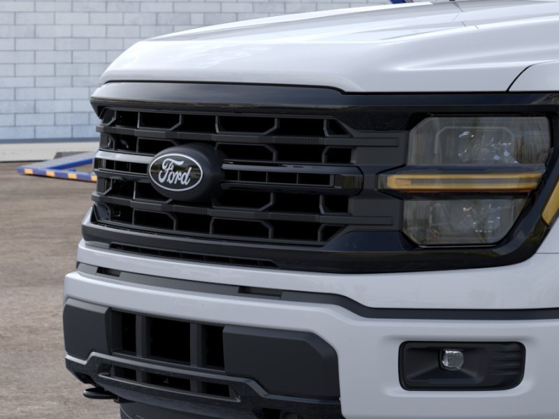 New 2026 Oxford White Ford XLT image 17