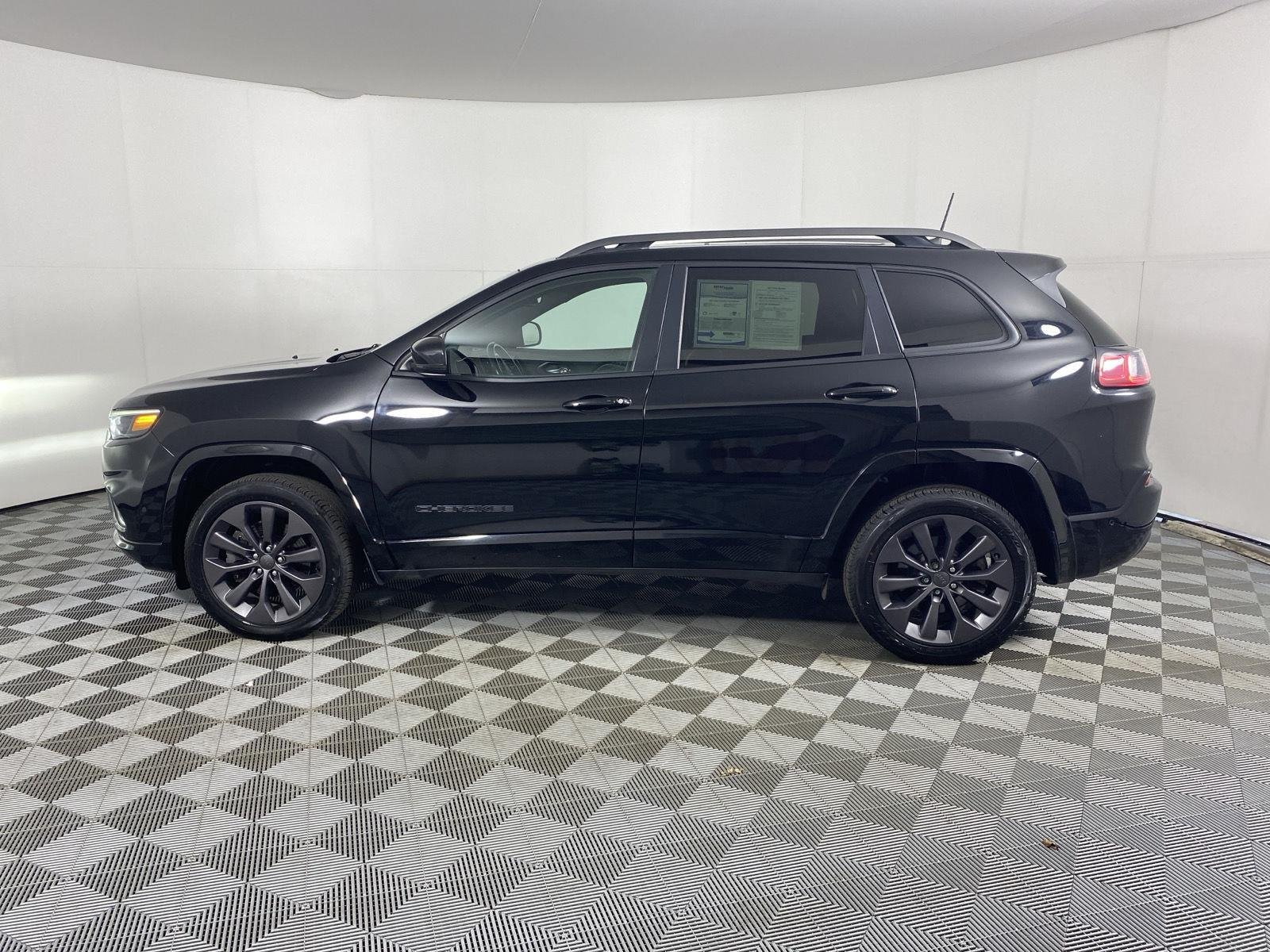 Used 2021 Diamond Black Crystal Pearlcoat Jeep High Altitude image 4
