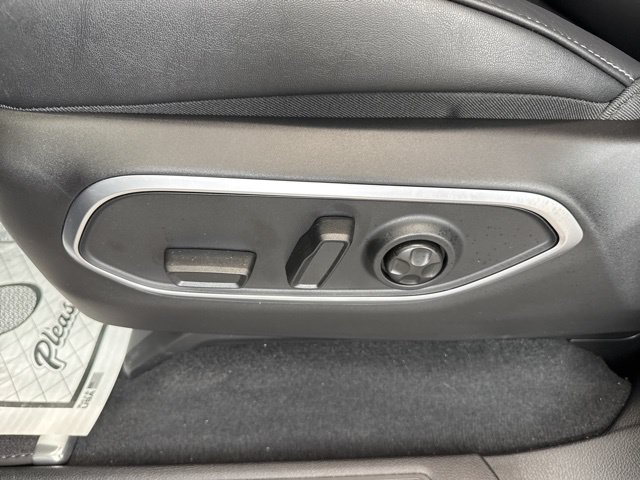 New 2026 High Gloss Black Exterior Paint Jeep Limited Altitude image 25