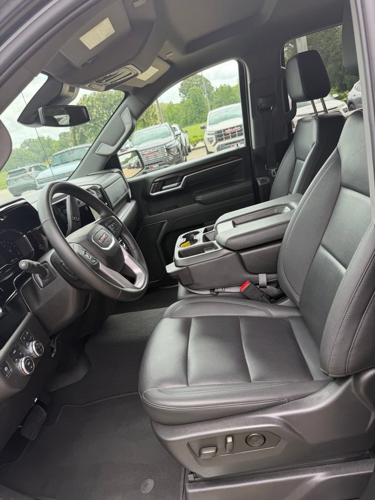 Used 2025 Onyx Black GMC SLT image 16