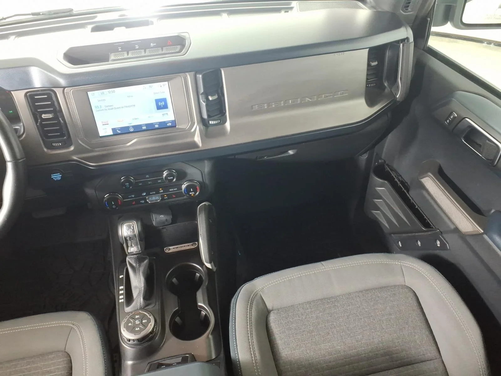 Used 2022 Oxford White Ford Outer Banks Advanced image 22