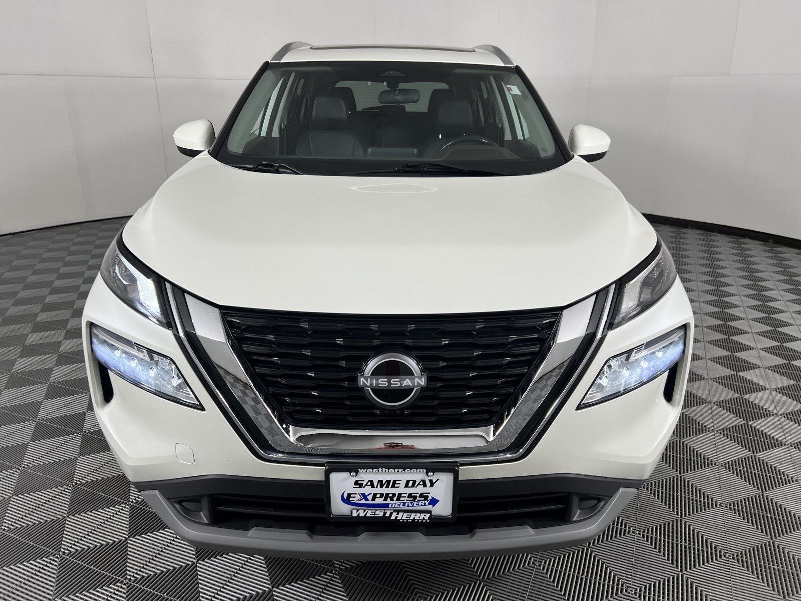 Used 2023 Pearl White Tricoat Nissan SV image 2