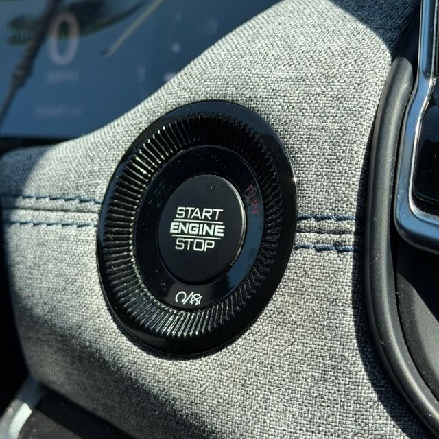 Used 2024 White Jeep Latitude image 25