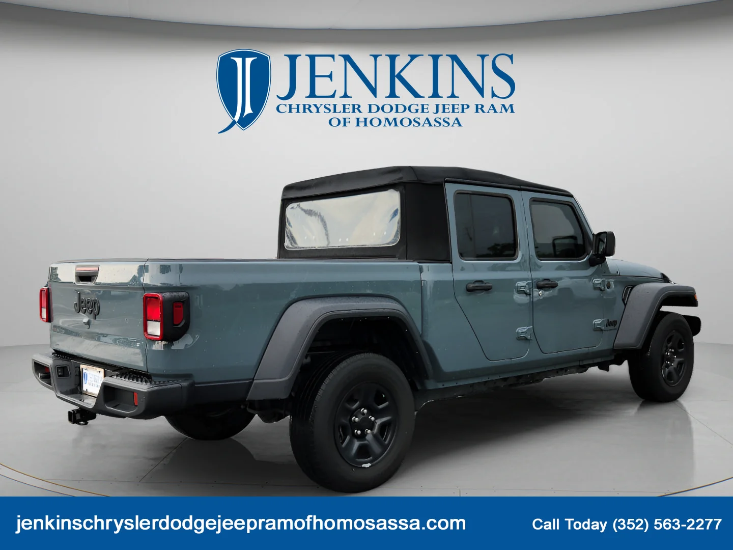 Used 2024 Anvil Clear Coat Jeep Sport image 4