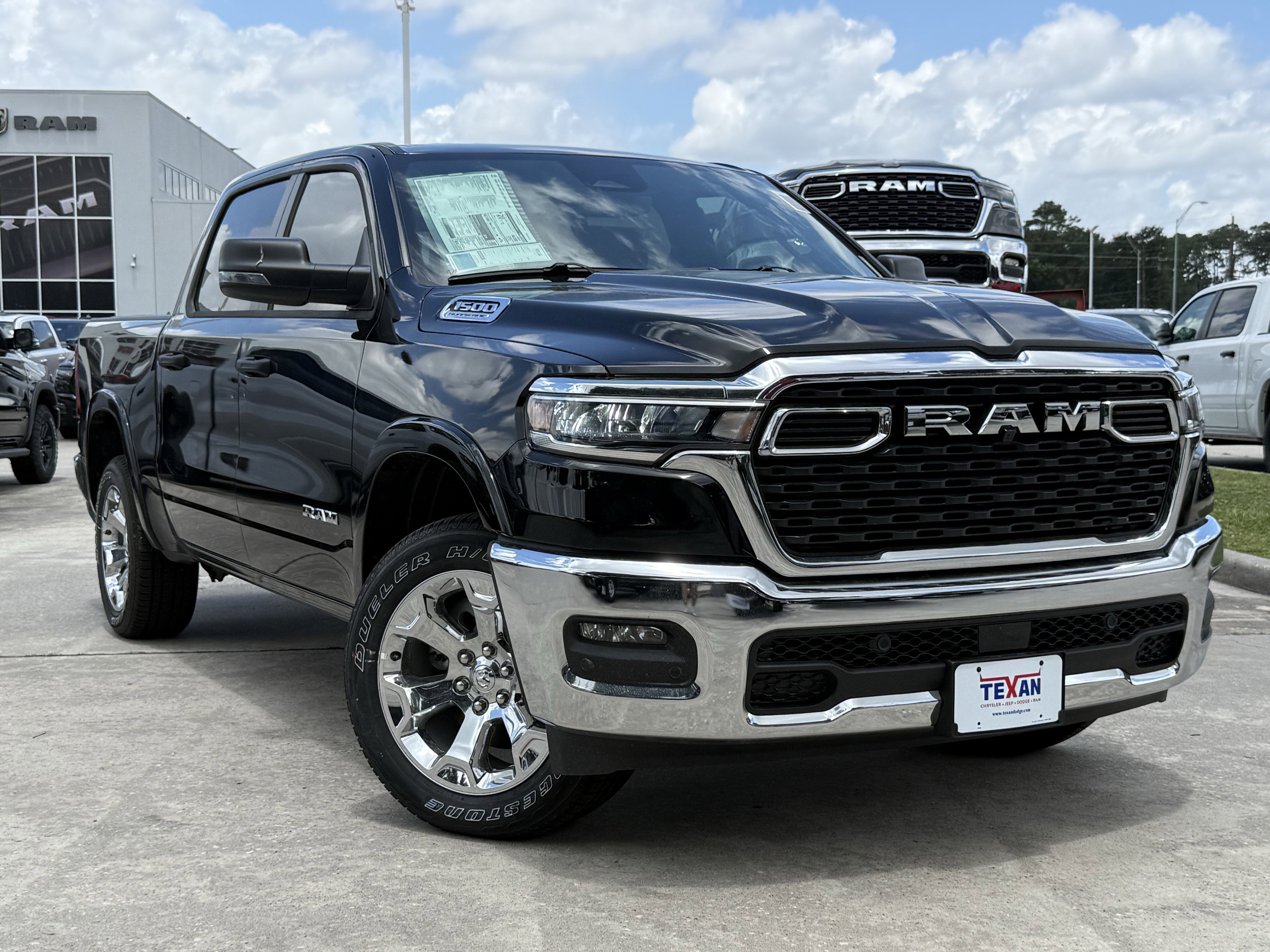 New 2026 Diamond Black Crystal Pearl-Coat Exterior Paint RAM Big Horn image 2