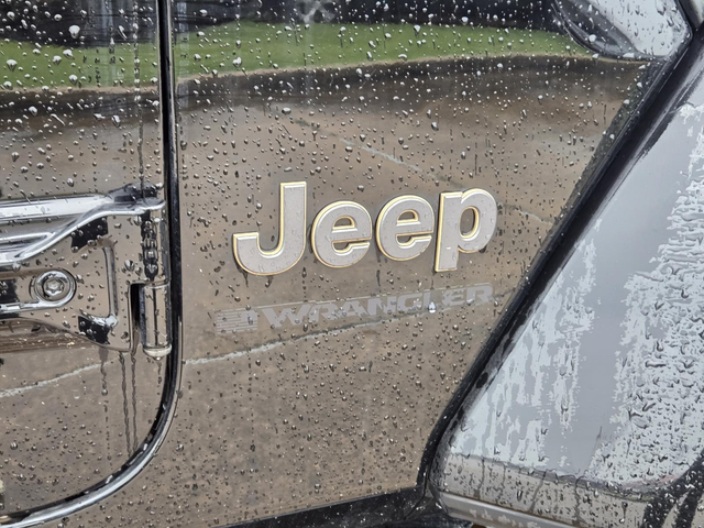 Used 2023 Black Jeep Rubicon 392 image 30