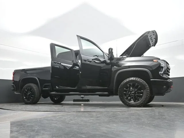 New 2026 Black Chevrolet LT image 31