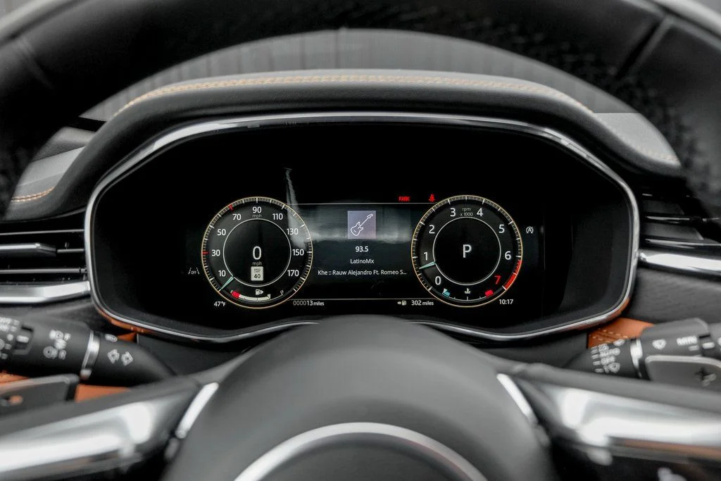 2026 Jaguar F-Pace R-Dynamic S - Photo 12