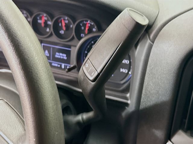 Used 2022 Silver Ice Metallic Chevrolet Custom image 17