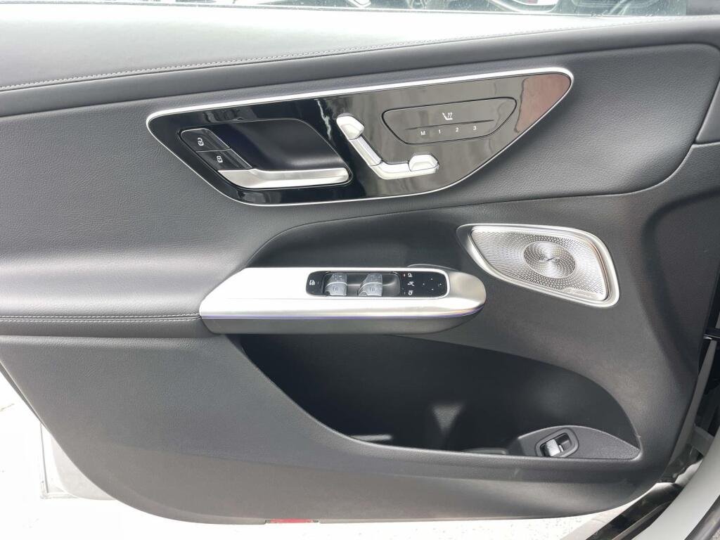 New 2026 MANUFAKTUR Alpine Grey Mercedes-Benz GLC 300 image 29