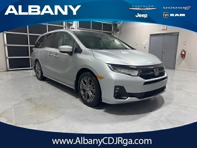 2025 Honda Odyssey Touring's photo