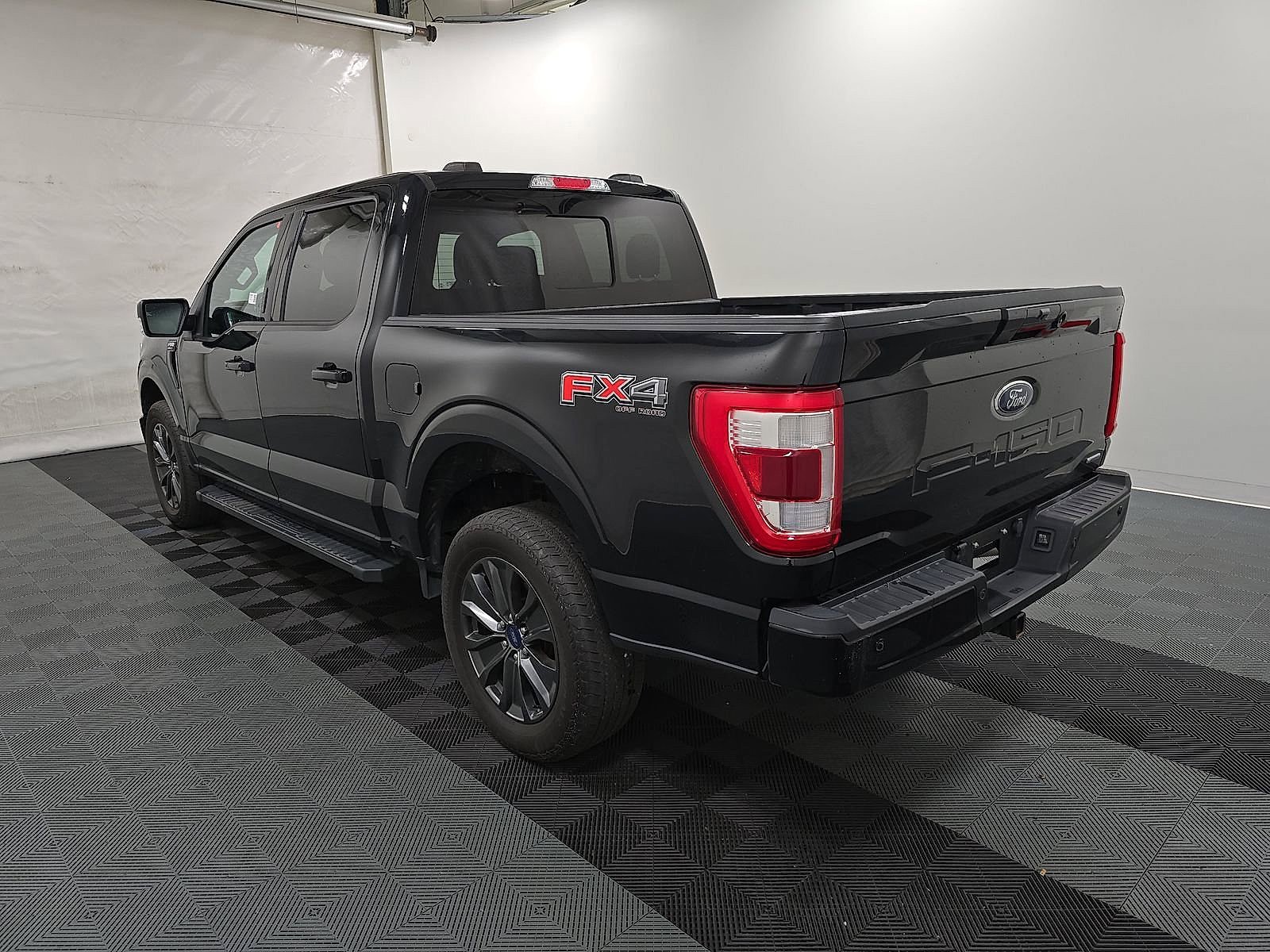 2021 Ford F-150 Lariat photo 2