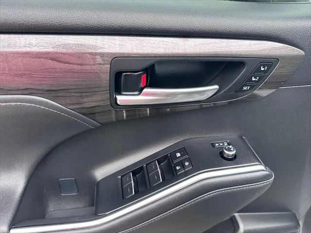 2024 Toyota Highlander Platinum - Photo 14
