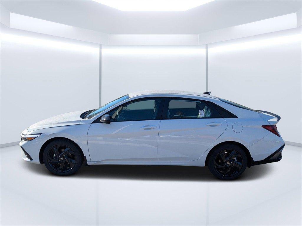 New 2026 White Hyundai SEL Sport image 6