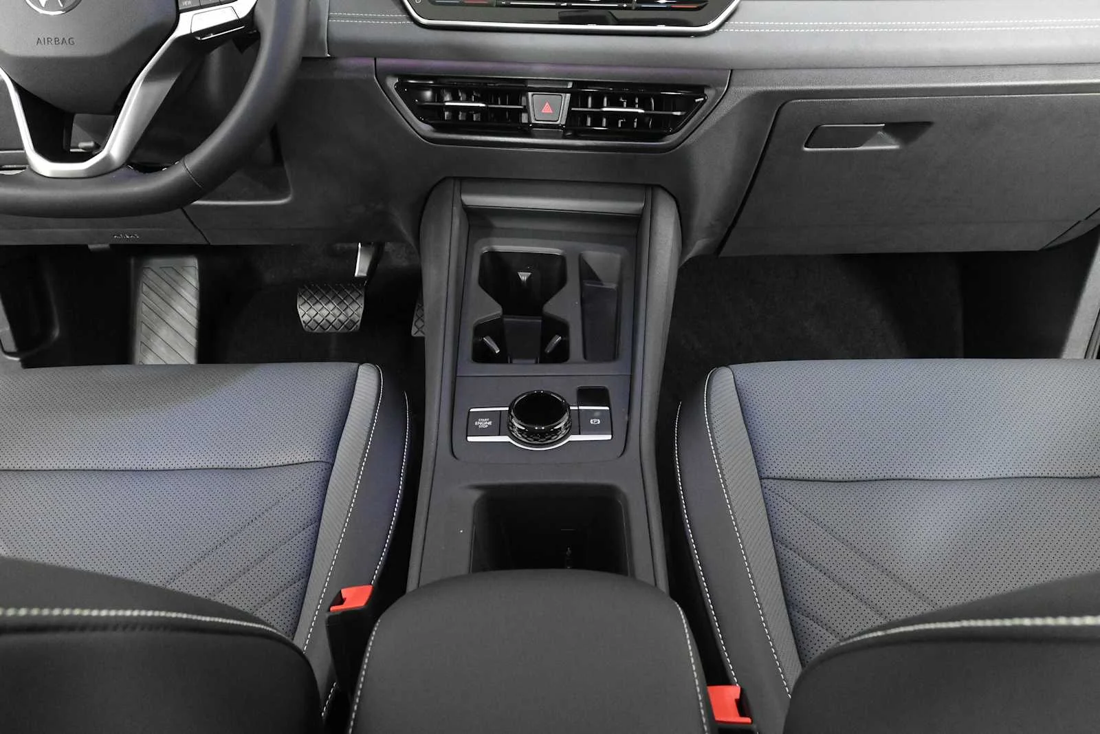 New 2026 Deep Black Pearl Volkswagen SE image 17